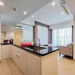 Modern Look 3Br With Branz Bsd City Apartment By Travelio